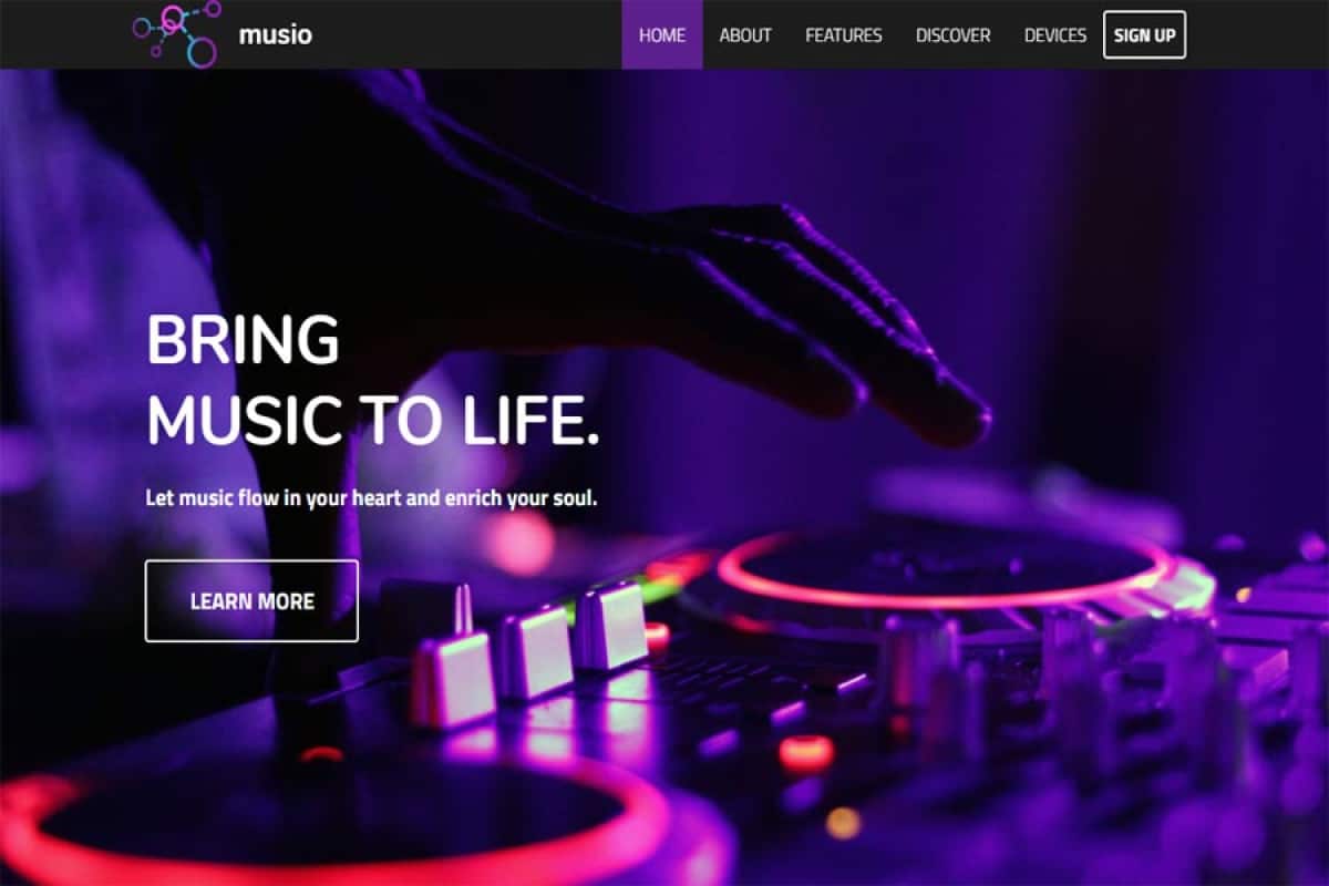 Strikingly - website template for a music dj